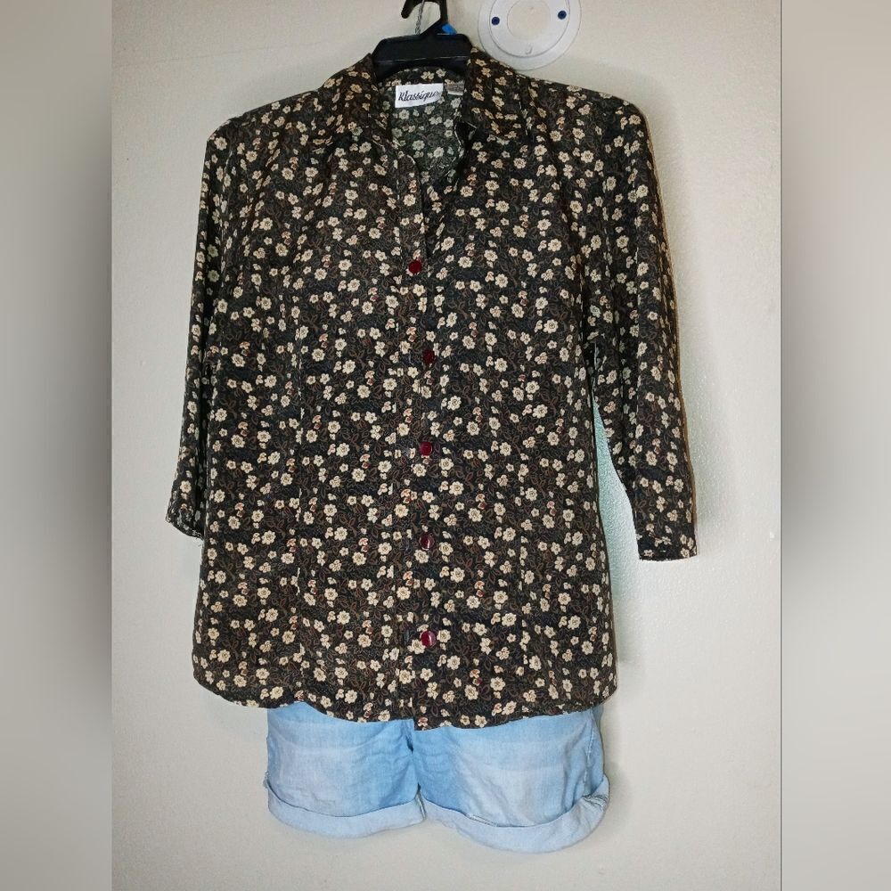 COPY - One blouse - Picture 1 of 16